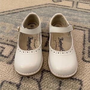 FootMates Ivory Mary Jane Dress Shoes